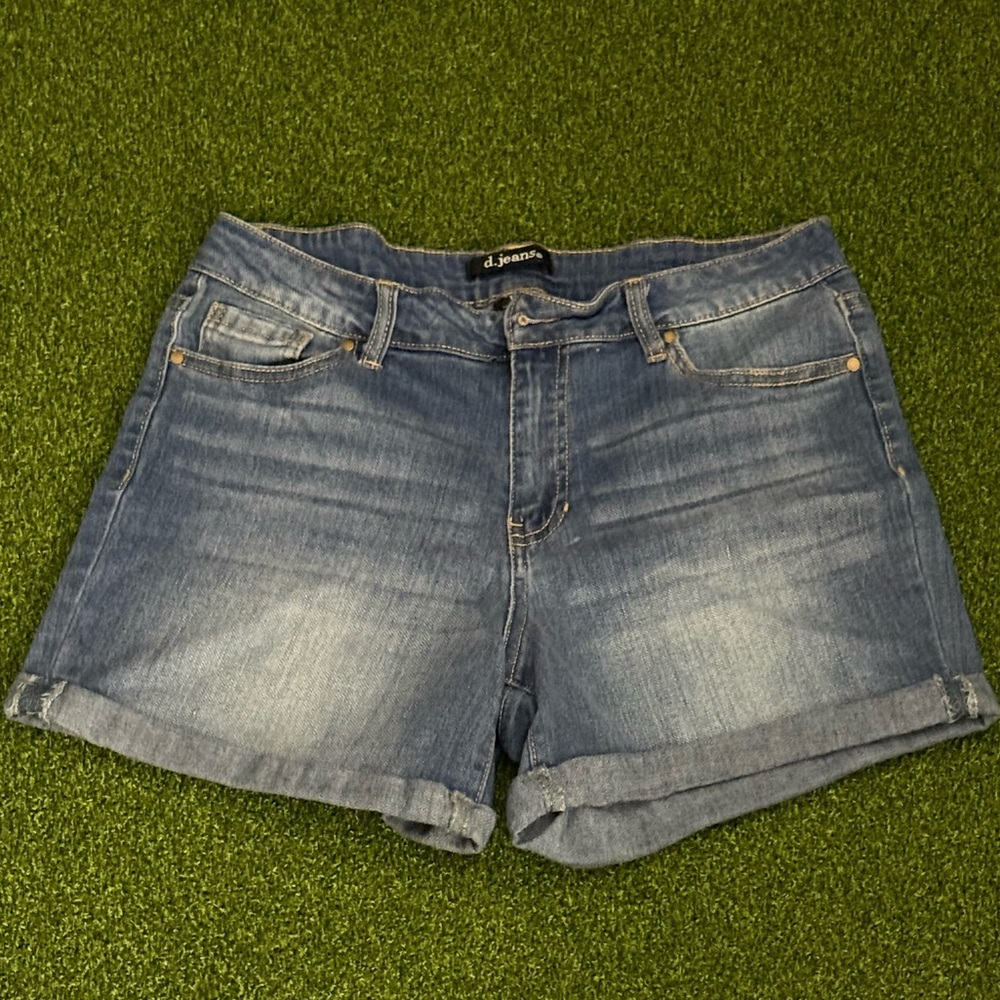 d. jeans Classic Blue Jean Shorts